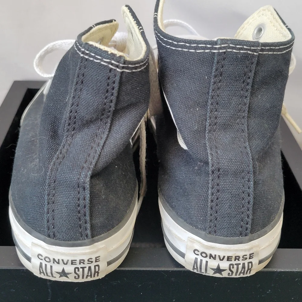 Converse Chuck Taylor All Star High Top Unisex Kids Sneakers Youth 2.5‎